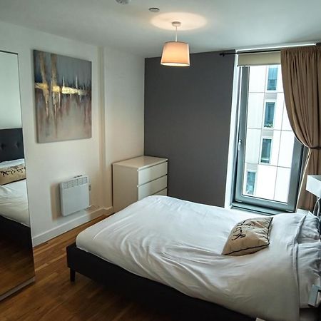 Hallsphere - Stunning Apartment Salford Quays Manchester Ngoại thất bức ảnh