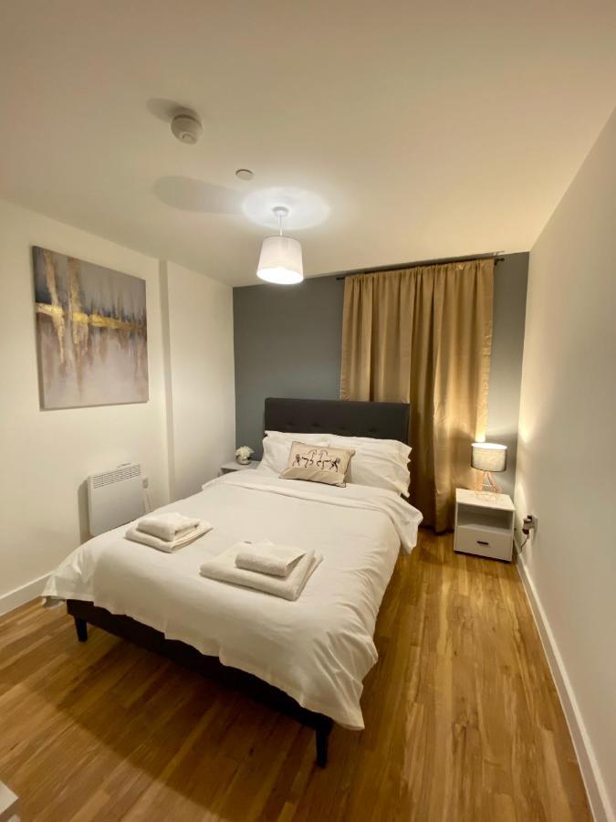 Hallsphere - Stunning Apartment Salford Quays Manchester Ngoại thất bức ảnh