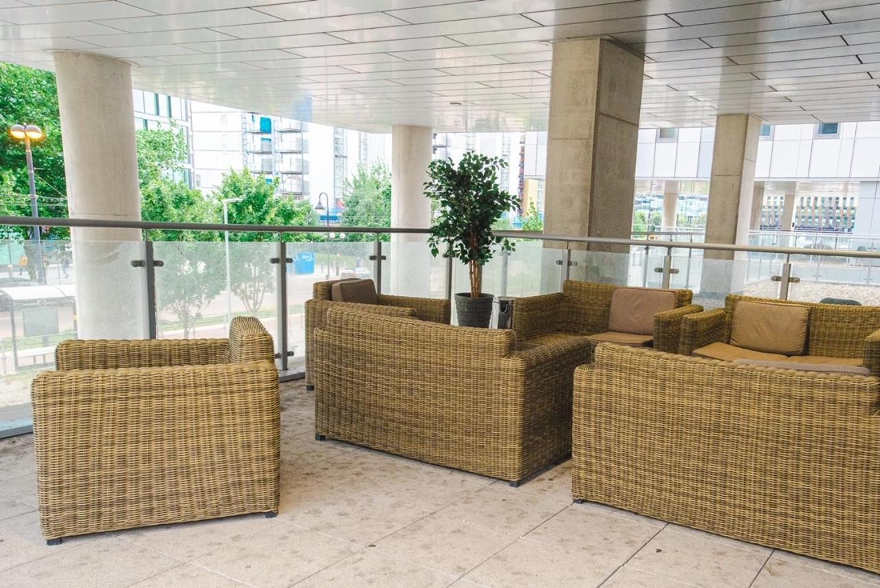 Hallsphere - Stunning Apartment Salford Quays Manchester Ngoại thất bức ảnh