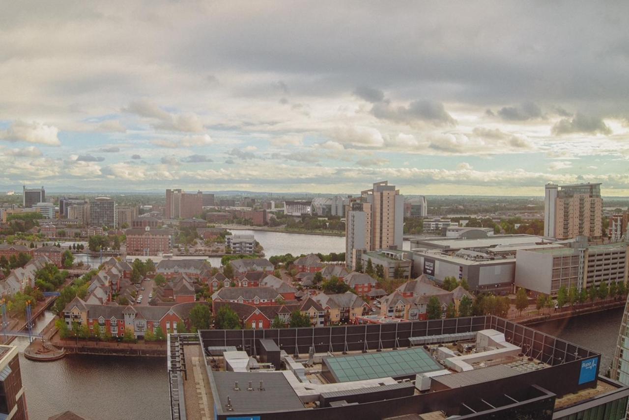 Hallsphere - Stunning Apartment Salford Quays Manchester Ngoại thất bức ảnh