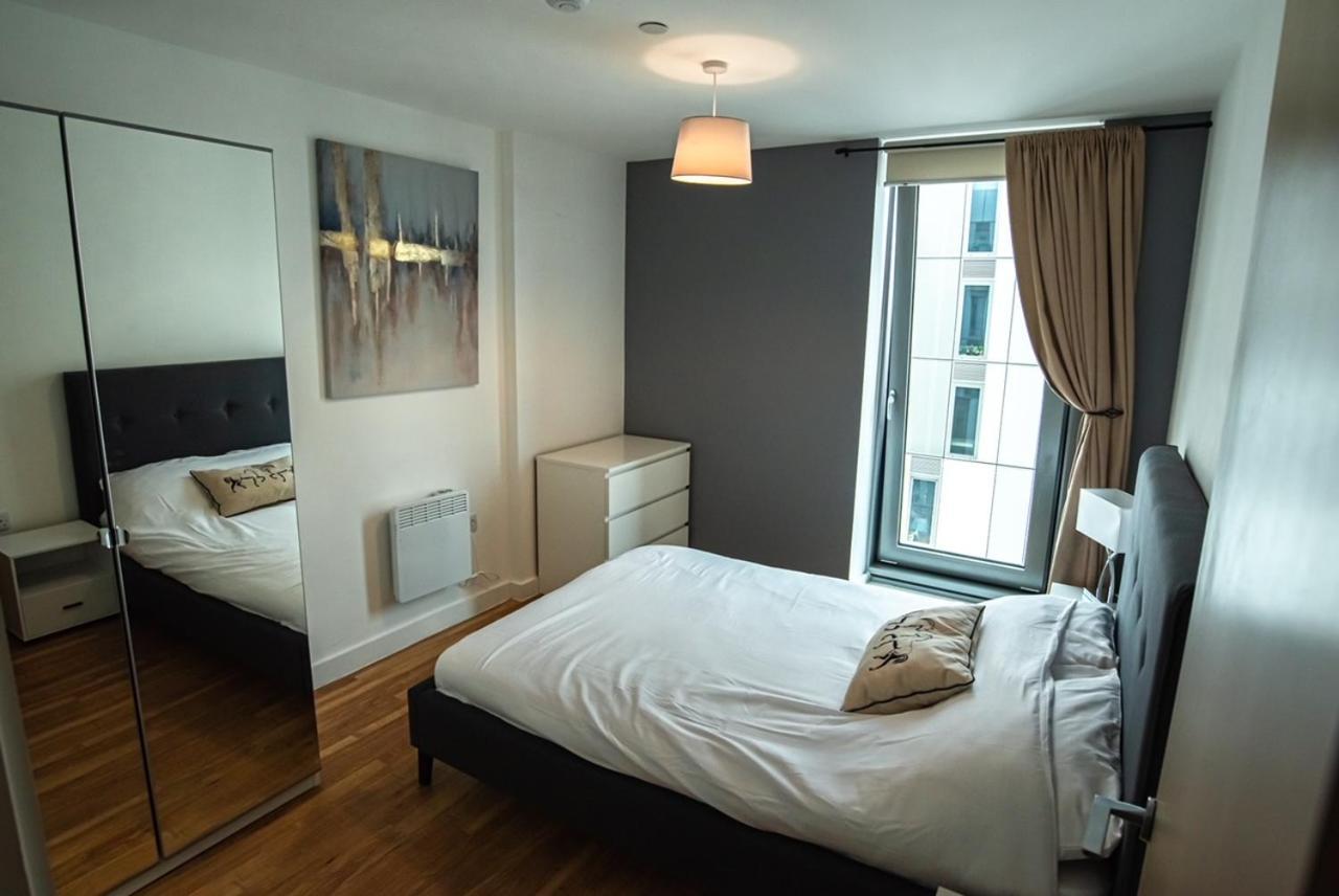 Hallsphere - Stunning Apartment Salford Quays Manchester Ngoại thất bức ảnh